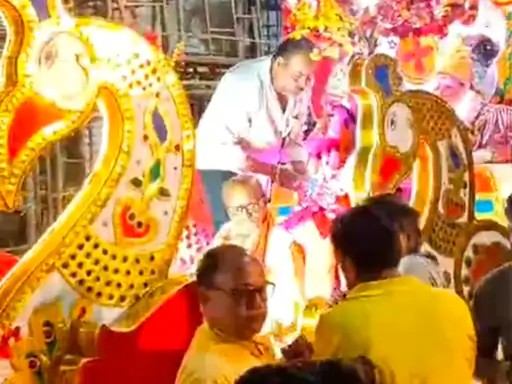 सुल्तानपुर में 112 साल पुरानी रामलीला शुरू:शिव बारात के साथ निकली शोभायात्रा, 14 दिन तक अयोध्या के कलाकार करेंगे मंचन